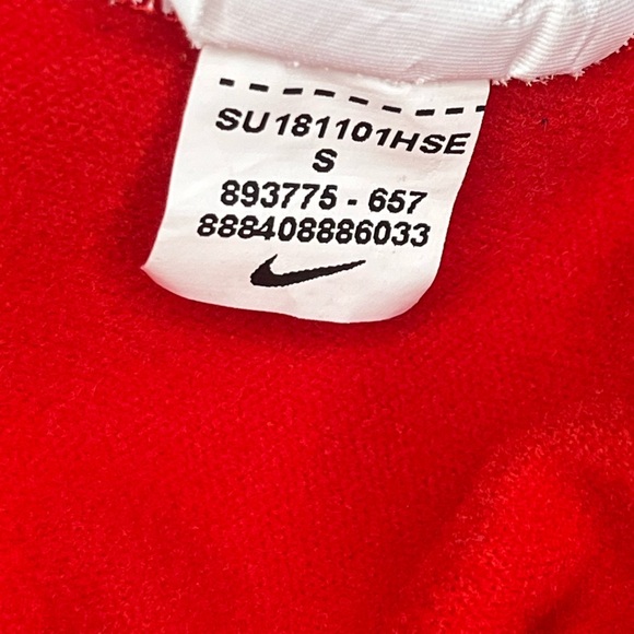 Nike Women’s Dri-Fit Red Sweatshirt Size Small - Picture 7 of 7